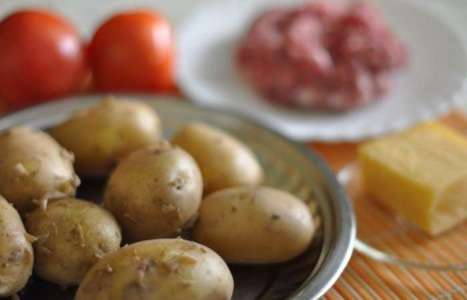 Фаршированный картофель с мясом рецепт с фото по шагам - фото 1 шага 