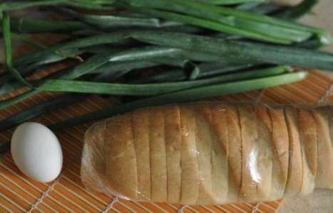 Горячие бутерброды с зеленым луком рецепт с фото по шагам - фото 1 шага 