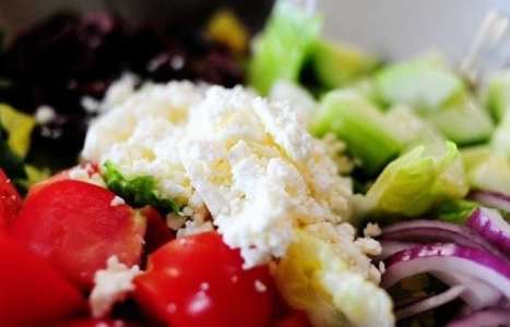 Греческий салат рецепт с фото по шагам - фото 7 шага 