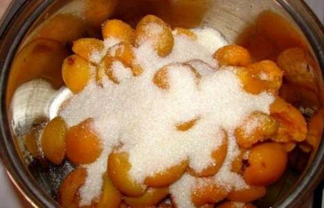 Густое абрикосовое варенье рецепт с фото по шагам - фото 2 шага 