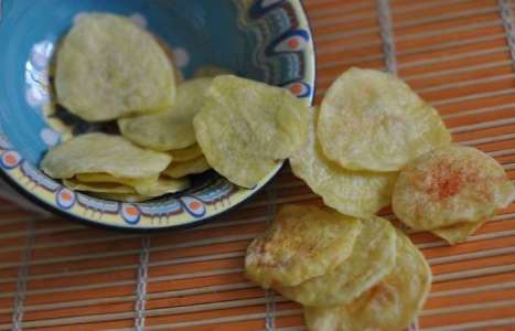 Картофельные чипсы в микроволновке рецепт с фото по шагам - фото 4 шага 