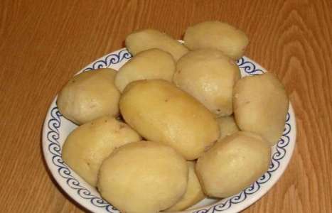 Картофельные пирожки с грибами рецепт с фото по шагам - фото 2 шага 