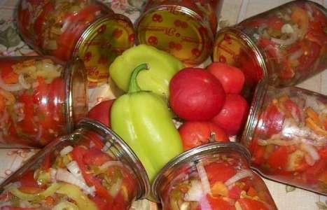 Консервированный салат из помидоров и болгарского перца рецепт с фото по шагам - фото 12 шага 