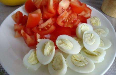 Легкий салат с креветками и авокадо рецепт с фото по шагам - фото 3 шага 