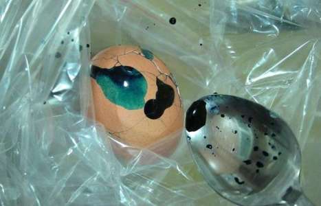 Мраморные крашеные яйца рецепт с фото по шагам - фото 3 шага 