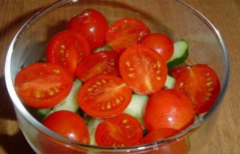 Овощной салат с брынзой и грецкими орехами рецепт с фото по шагам - фото 4 шага 