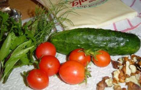 Овощной салат с брынзой и грецкими орехами рецепт с фото по шагам - фото 1 шага 