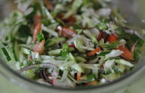 Овощной салат с маслом рецепт с фото по шагам - фото 4 шага 