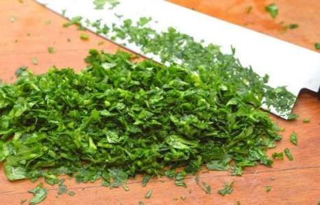 Овощной салат с зеленью и горчичной заправкой рецепт с фото по шагам - фото 8 шага 