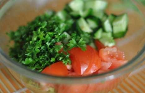 Овощной салат со сметаной рецепт с фото по шагам - фото 3 шага 