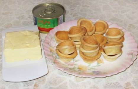 Праздничные тарталетки с икрой и сливочным маслом рецепт с фото по шагам - фото 1 шага 