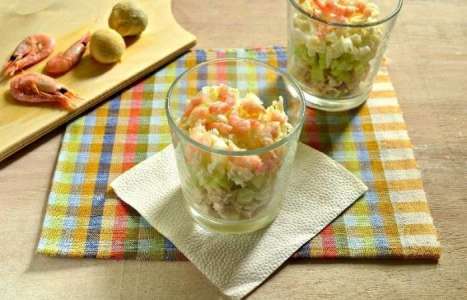 Праздничный салат с креветками рецепт с фото по шагам - фото 6 шага 