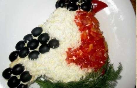 Праздничный салат «Снегирь» рецепт с фото по шагам - фото 7 шага 