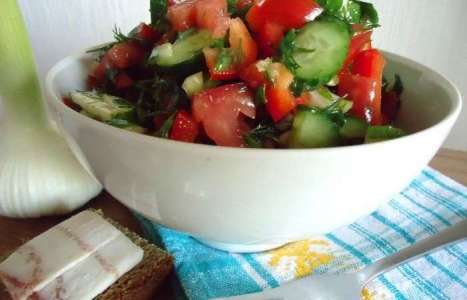 Простой овощной салат рецепт с фото по шагам - фото 4 шага 