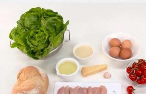 Салат «Цезарь» с помидорами черри рецепт с фото по шагам - фото 1 шага 