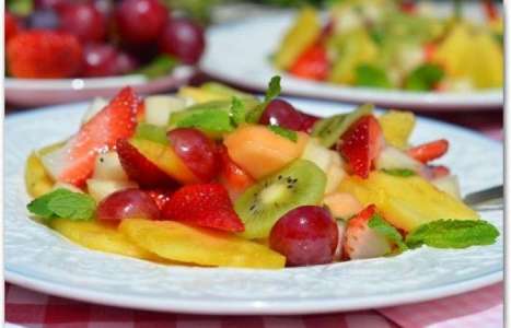 Салат фруктовый рецепт с фото по шагам - фото 3 шага 