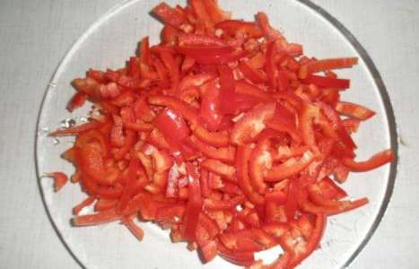 Салат из капусты с морковью и перцем на зиму рецепт с фото по шагам - фото 4 шага 