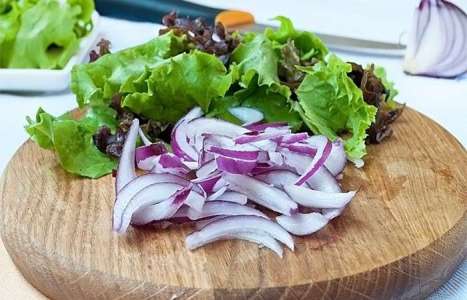 Салат из кукурузы и моцареллы рецепт с фото по шагам - фото 2 шага 