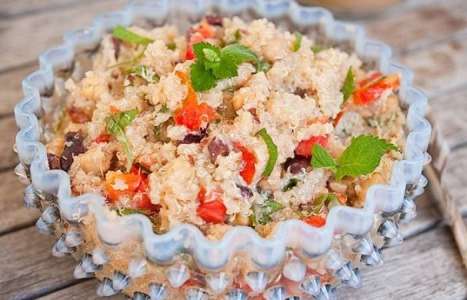 Салат из лебеды с помидорами и нутами рецепт с фото по шагам