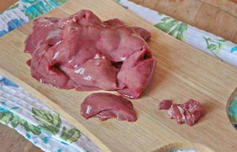 Салат из печени кролика в прошутто рецепт с фото по шагам - фото 2 шага 