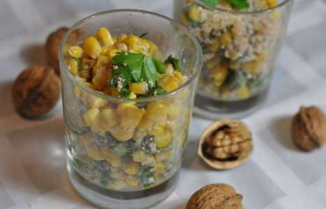 Салат с кукурузой и грецкими орехами рецепт с фото по шагам - фото 5 шага 