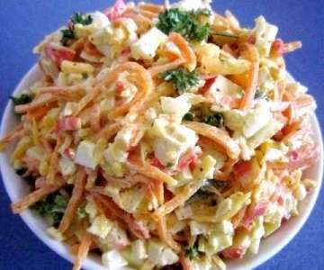 Салат с морковью, сыром и крабовыми палочками рецепт с фото по шагам - фото 4 шага 