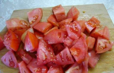 Салат с помидорами и яблоками рецепт с фото по шагам - фото 1 шага 
