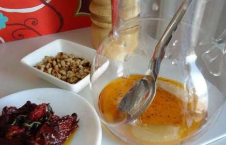 Салат с рукколой и помидорами рецепт с фото по шагам - фото 4 шага 
