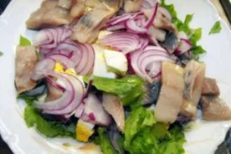 Салат с сельдью «отпад» рецепт с фото по шагам - фото 6 шага 