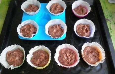 Шоколадные капкейки рецепт с фото по шагам - фото 8 шага 