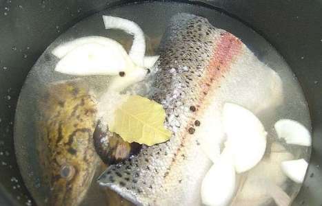 Солянка рыбная рецепт с фото по шагам - фото 2 шага 