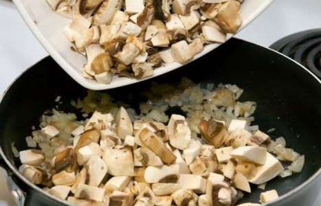 Соус грибной из шампиньонов рецепт с фото по шагам - фото 3 шага 