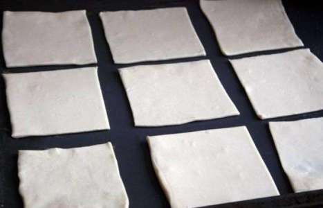 Тарталетки из слоеного теста рецепт с фото по шагам - фото 1 шага 