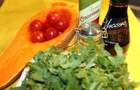 Теплый салат с тыквой и рукколой рецепт с фото по шагам - фото 1 шага 