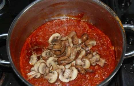 Томатно-грибной соус рецепт с фото по шагам - фото 8 шага 