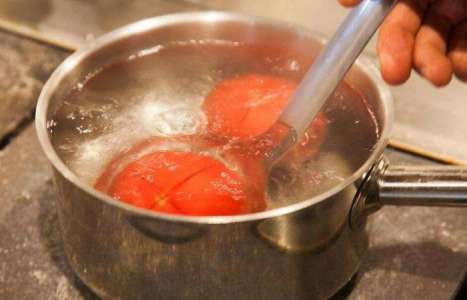 Томатный сок из свежих помидоров рецепт с фото по шагам - фото 2 шага 