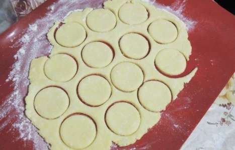 Творожное печенье «Розочки» рецепт с фото по шагам - фото 4 шага 