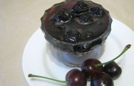 Варенье вишневое с косточками рецепт с фото по шагам - фото 4 шага 