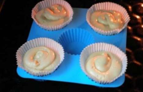Вкусные ванильные капкейки рецепт с фото по шагам - фото 8 шага 