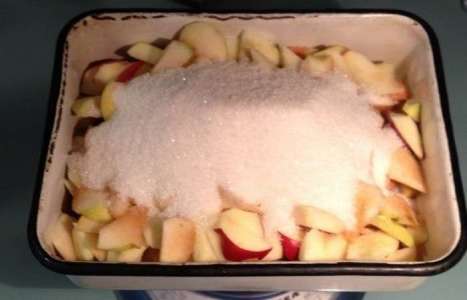 Яблочное варенье в духовке рецепт с фото по шагам - фото 3 шага 