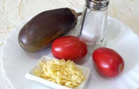 Закуска из баклажанов и помидоров под сыром рецепт с фото по шагам - фото 1 шага 