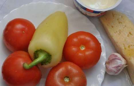 Закуска из помидоров с сыром рецепт с фото по шагам - фото 1 шага 